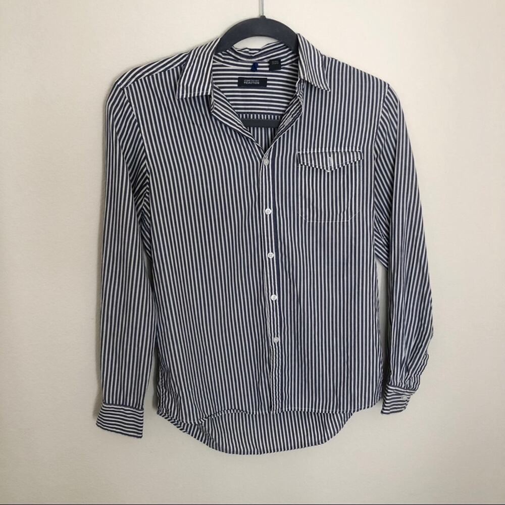 Kenneth Cole Reaction Stripe Button Medium